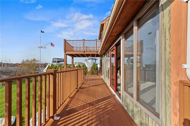 1 Rodeo Dr in Barrington, RI - Building Photo - Building Photo