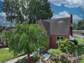 445 Jenne Dr in Pittsburgh, PA - Building Photo - Building Photo