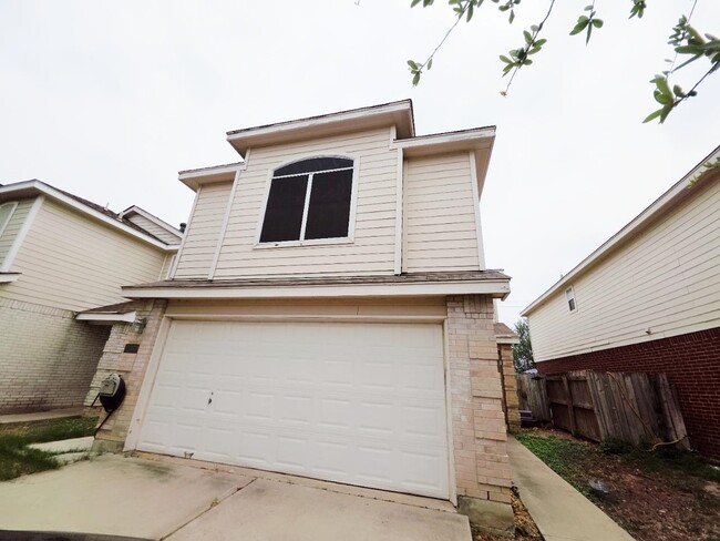 17539 Rock Port Rd in Laredo, TX - Building Photo - Building Photo