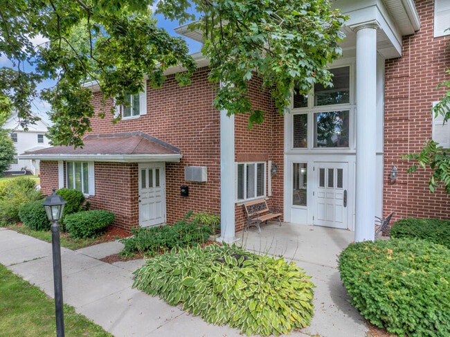 615 Michigan Ave in Sheboygan, WI - Building Photo - Building Photo