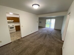 Silver Creek Apartments in Birch Run, MI - Building Photo - Building Photo