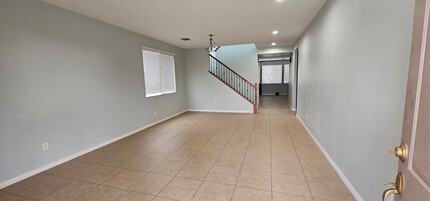 6104 Orchid Field Ct in Bakersfield, CA - Building Photo - Building Photo