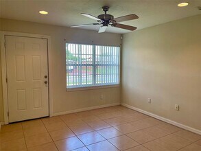 2170 W Airport Blvd in Sanford, FL - Building Photo - Building Photo