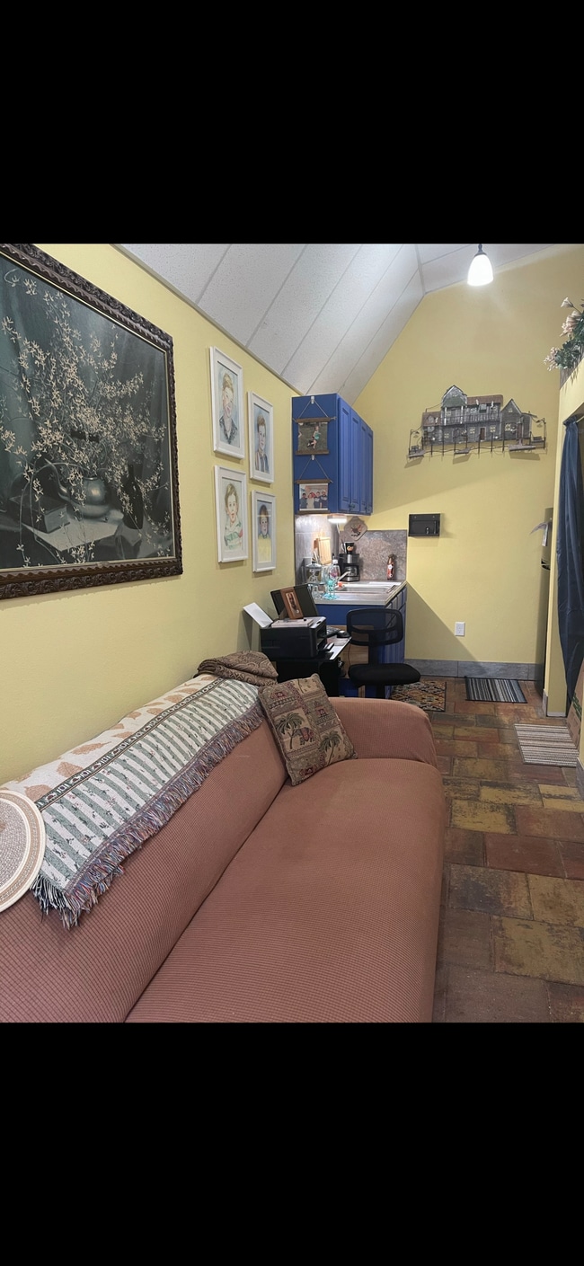 1960 Florida Ave, Unit 1 in Englewood, FL - Foto de edificio - Building Photo