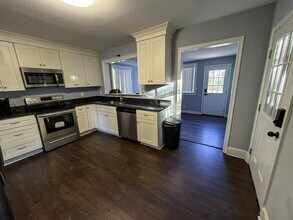 25 W Sunset Rd in Hampton, VA - Building Photo - Building Photo