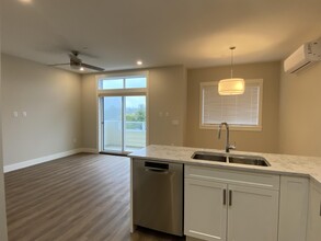175 Weld St in Parksville, BC - Building Photo - Building Photo