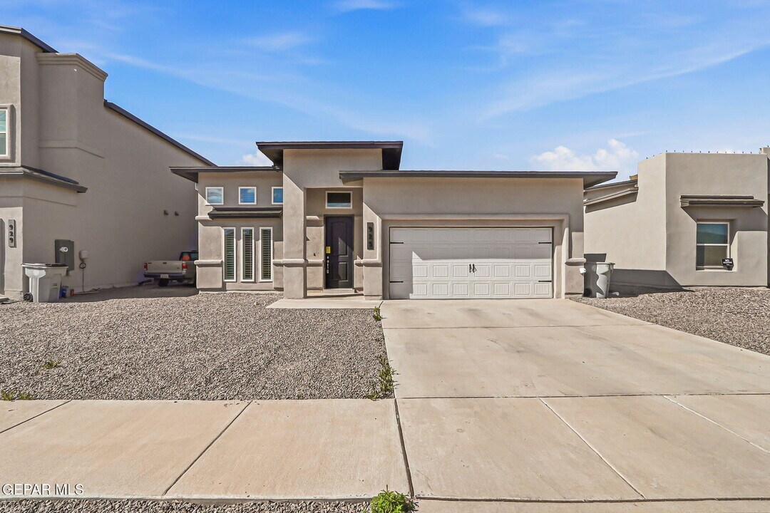 925 Louisiana Downs Ave in El Paso, TX - Building Photo