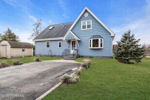 1613 Beacon St in Toms River, NJ - Building Photo