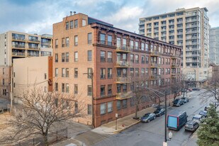 Bank Note Place in Chicago, IL - Building Photo