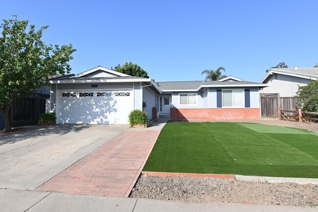 5719 Lathrop Dr