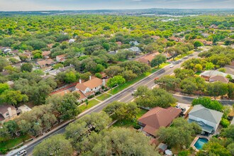 Meadow Pointe in San Antonio, TX - Building Photo - Building Photo