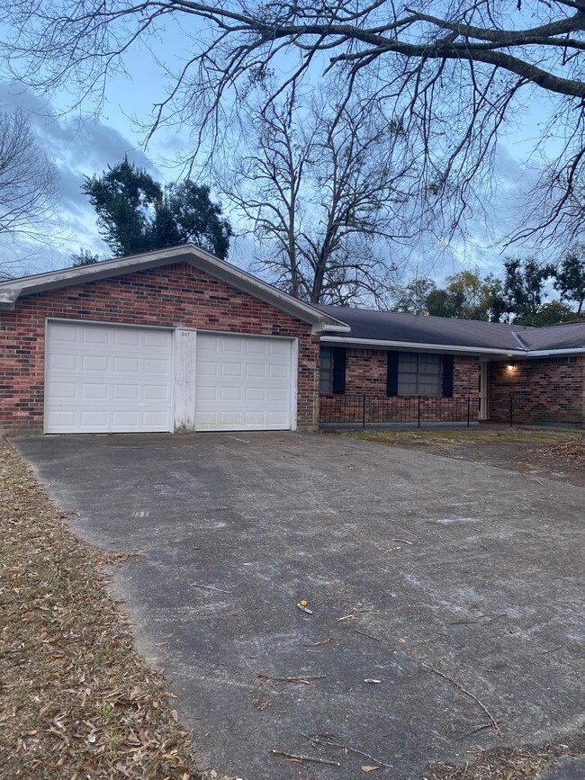 507 S Helen St in Deridder, LA - Building Photo - Building Photo