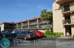 2500 Coral Springs Dr in Coral Springs, FL - Foto de edificio - Building Photo