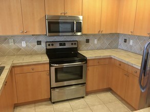 1162 Imperial Lake Rd in West Palm Beach, FL - Building Photo - Building Photo