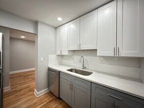 6954 N Sheridan Rd, Unit 602 in Chicago, IL - Building Photo - Building Photo