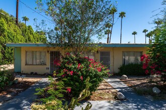 330 W Mariscal Rd in Palm Springs, CA - Building Photo - Building Photo