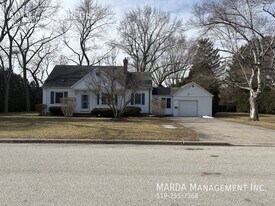 4019 Casgrain Dr in Windsor, ON - Building Photo