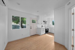 1222 Aldine Ct, Unit 1224.5 in San Pedro, CA - Building Photo