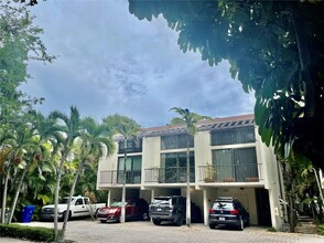 2907 Bird Ave in Miami, FL - Building Photo - Building Photo