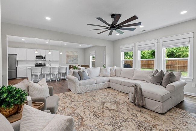 property at 1224 Arroyo Dr