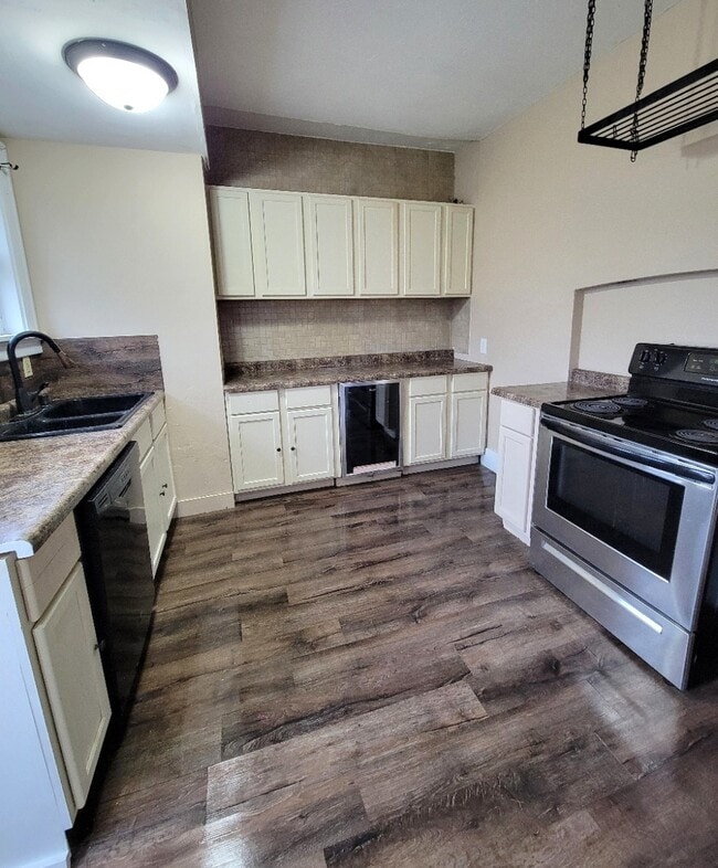 1024 S 4th Ave in Wausau, WI - Building Photo - Building Photo