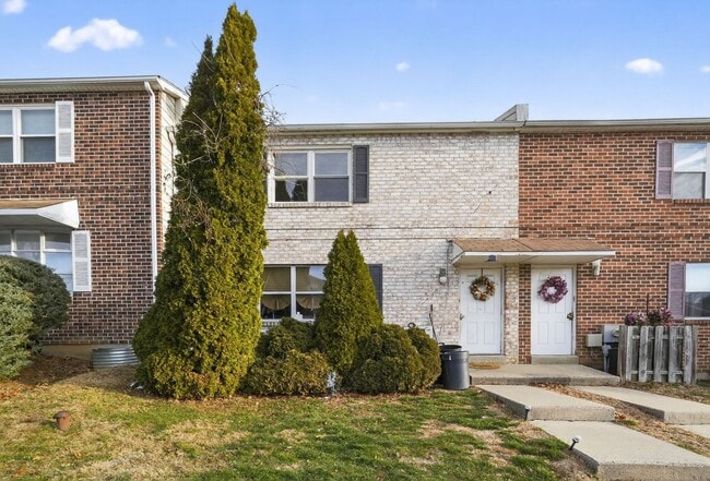 property at 5017 Defford Pl