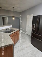 4447 Ravenwood Dr in Union City, GA - Building Photo - Building Photo