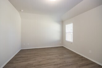 2704 S Lina Ct in Conroe, TX - Building Photo - Building Photo
