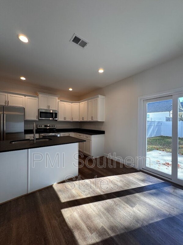 305 Clarus Crk Wy in Travelers Rest, SC - Building Photo - Building Photo