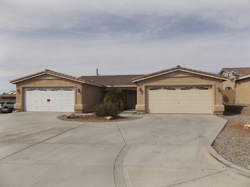 2889 Havasupai Blvd in Lake Havasu City, AZ - Building Photo