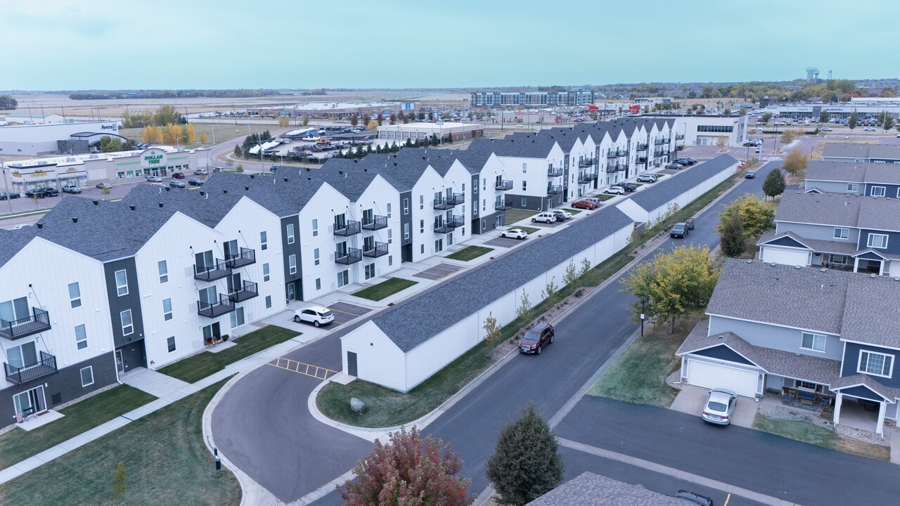 Prairie Towers - Lavish Living in Sioux Falls, SD - Building Photo