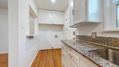 9026 Reading Ave in Los Angeles, CA - Building Photo - Building Photo