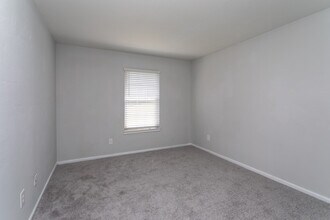 New Irving Heights in Greensboro, NC - Foto de edificio - Interior Photo