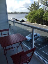 2560 S Ocean Blvd in Palm Beach, FL - Foto de edificio - Building Photo