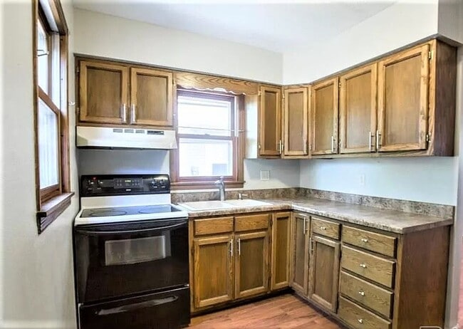1916 S Prairie Ave in Sioux Falls, SD - Building Photo - Building Photo