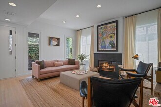 835 Superba Ave in Los Angeles, CA - Building Photo - Building Photo