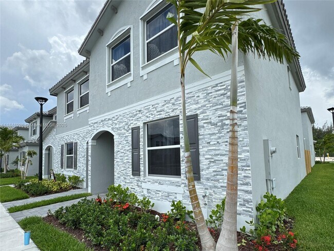 92 SE 11th Ct in Florida City, FL - Building Photo - Building Photo
