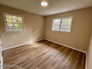 2211 Wrocklage Ave in Louisville, KY - Building Photo - Building Photo