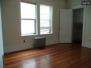 50 Langley Rd, Unit 2 in Boston, MA - Foto de edificio - Building Photo