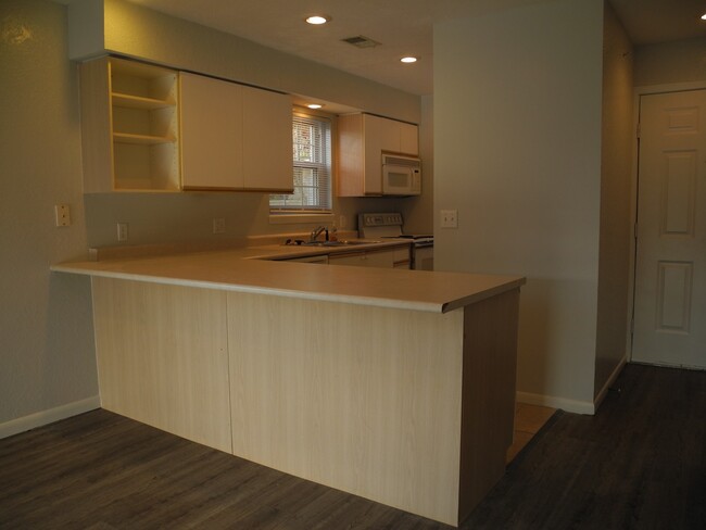 585 Timbercreek Rd in Branson, MO - Foto de edificio - Building Photo