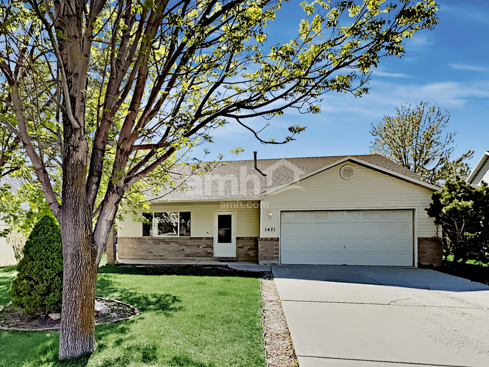 1471 N Lewis Peak Dr in Ogden, UT - Building Photo