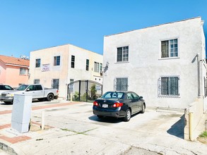 1015 Leighton Ave in Los Angeles, CA - Building Photo - Building Photo