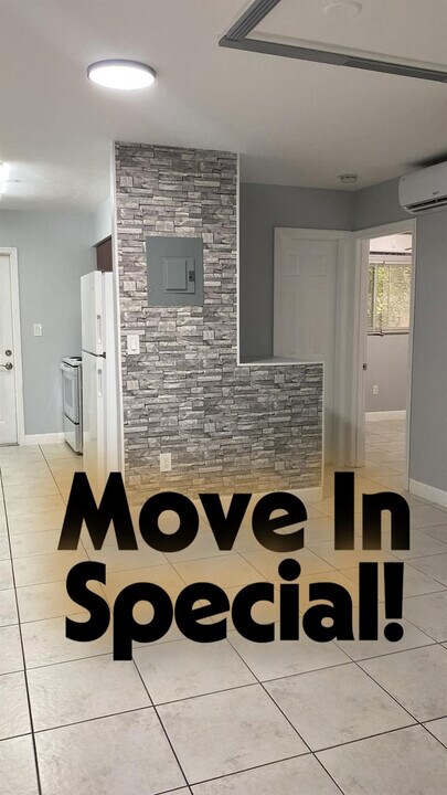 6224 Miramar Pkwy in Miramar, FL - Building Photo