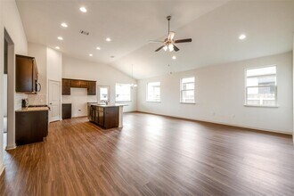 18501 Urbano Dr in Pflugerville, TX - Building Photo - Building Photo