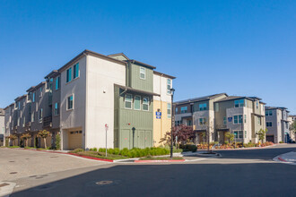 Parkside at Tarob Court in Milpitas, CA - Building Photo - Building Photo