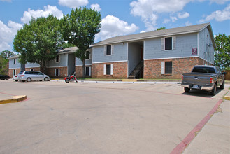 Crestwood Square Apartments in Keene, TX - Building Photo - Building Photo