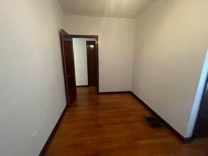 1222 Washington Pike in Bridgeville, PA - Building Photo - Building Photo