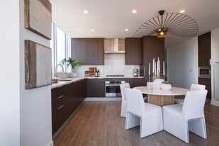 188 W Hill St in Chicago, IL - Building Photo