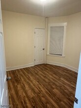 9 McKinley Ave in West Orange, NJ - Building Photo - Building Photo