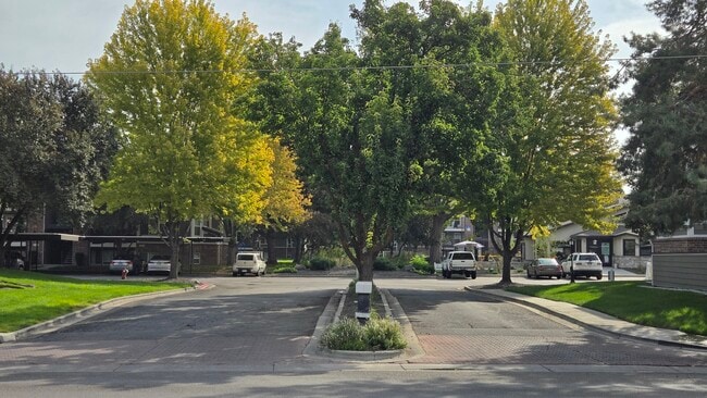 The Springs of Royal Oaks in Boise, ID - Building Photo - Building Photo